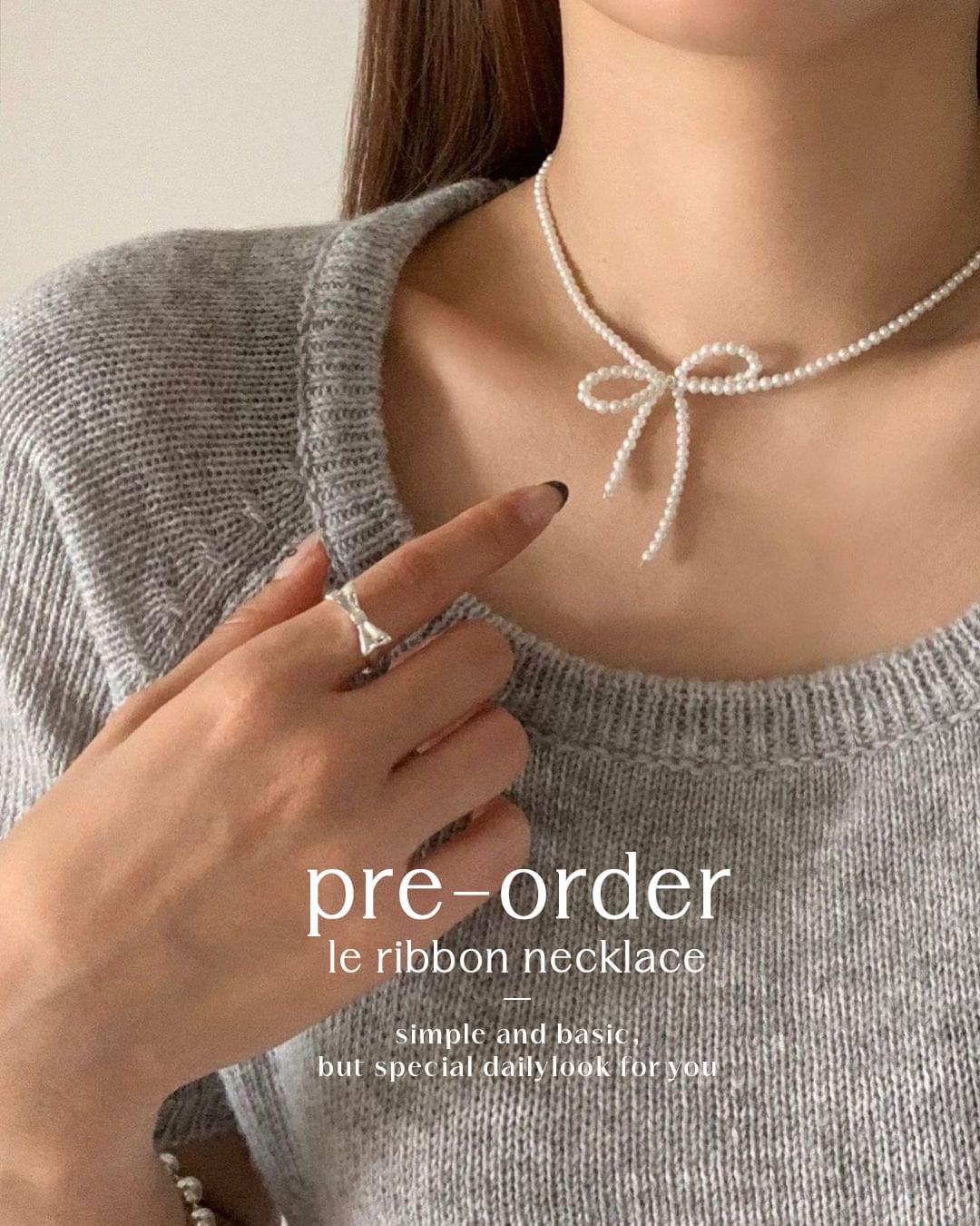 le ribbon neckalce