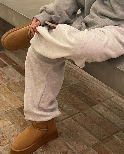 platform ugg boots ( 𝗴𝗲𝗻𝘂𝗶𝗻𝗲 𝗹𝗲𝗮𝘁𝗵𝗲𝗿 )