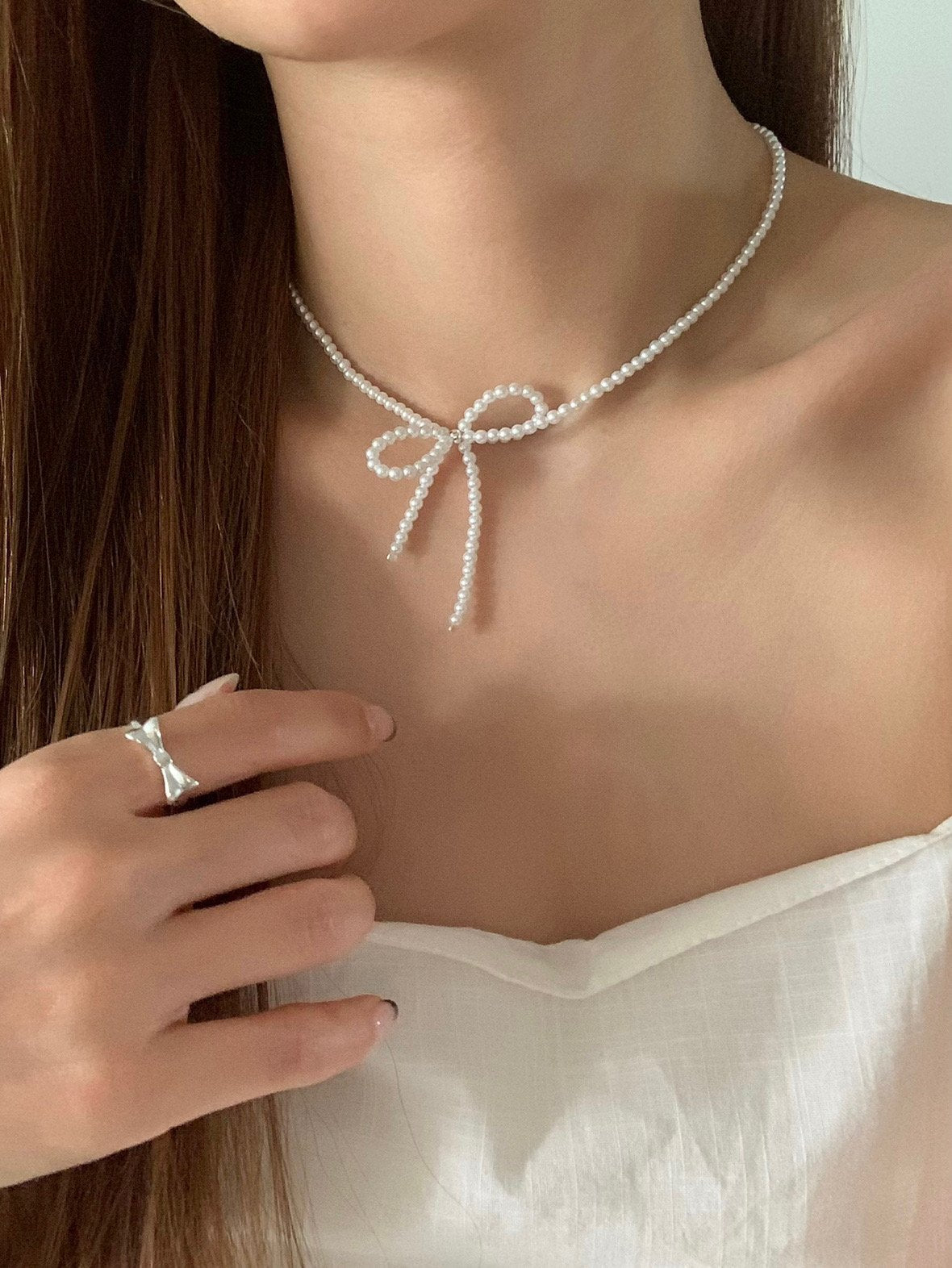 le ribbon neckalce